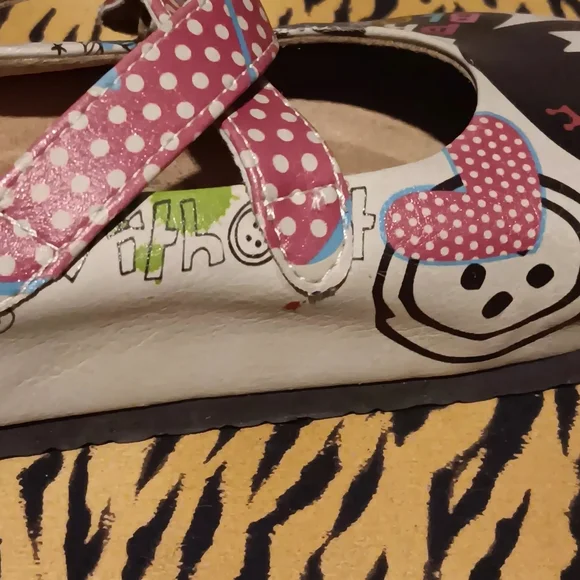 Goby Clogs - Picture 10 of 11